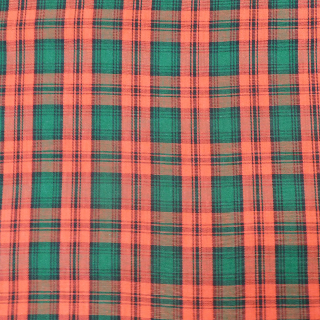 christmas-plaid-cotton-lasting-impressions-event-rentals